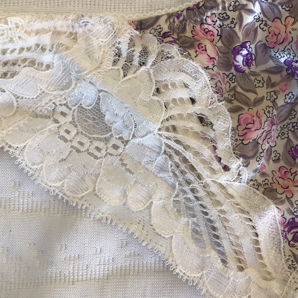 Vintage 1980s Christian Dior Silk Garter Belt Size Small. - Picture 5 of 11